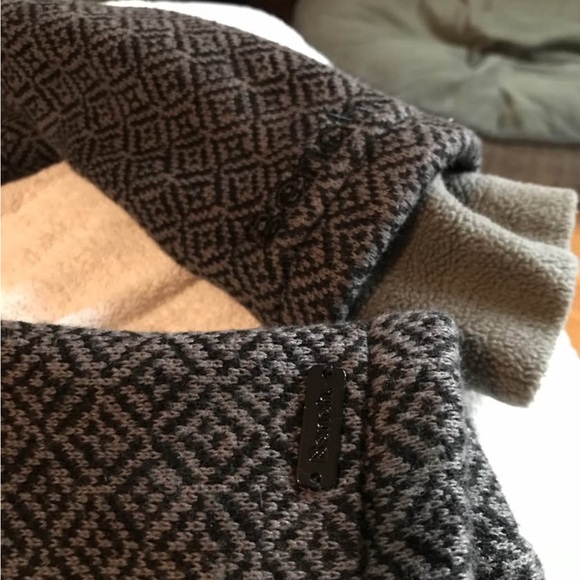 Women's Bench Hooded Jacket - Picture 4 of 5